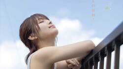 北野瑠華、“もっちりボディー”映える同棲シチュエーショングラビア 『ヤングガンガン』巻末に登場