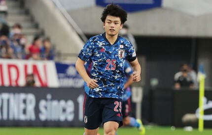 サッカー日本代表、現J1鹿島アントラーズ植田直通選手のサイン入り