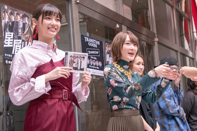 新川優愛＆生駒里奈が『星屑リベンジャーズ』CD販売場にサプライズ登場！ 1枚目