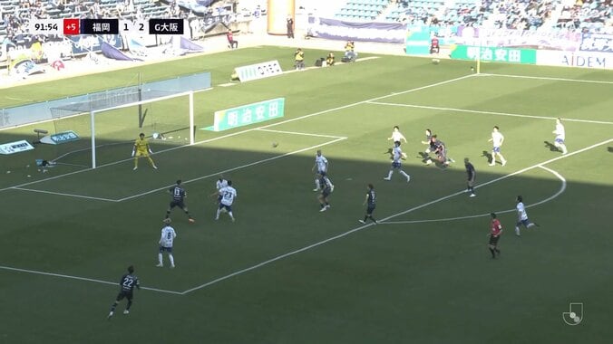 「モドリッチやん」アウトサイドキックで“針の孔”を通す芸術的ゴラッソにファン驚愕「鳥肌だわ」 3枚目