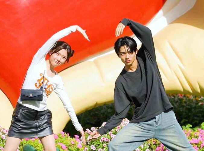 【写真・画像】とき＆ゆあの2ショットに「似合いすぎ」の声！2人で照れながらハートポーズも『今日好き』卒業編2026第5話　1枚目