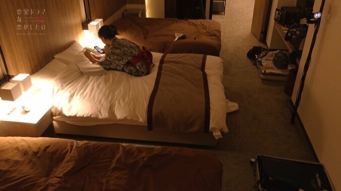 好きな人が吐息交じりに濃厚キスシーン練習…元AKB子役女優が隣の部屋で耐えるも「泣きそう」『ドラ恋～Kissing the tears away～』act.9 10枚目