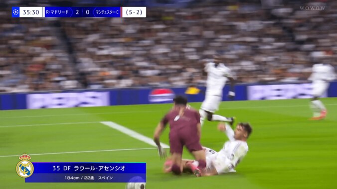 「新しいセルヒオ・ラモスだ！」マドリード新人CBに現地ファン大歓喜！「足が速い」「岩のように固い」アセンシオの“鮮烈タックル”が話題沸騰 3枚目