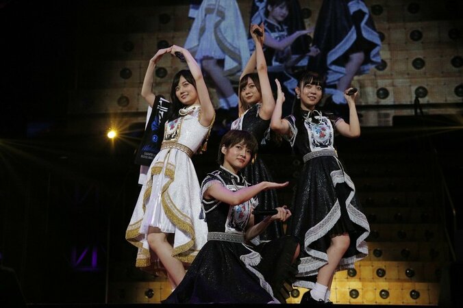 【ライブレポート】「やっぱ若月だな！」乃木坂46唯一無二のキャラクター、若月佑美の“努力、感謝、笑顔”に溢れた「卒業セレモニー」 6枚目