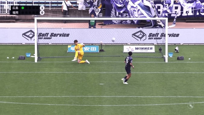 冷静にPKを決める辻岡