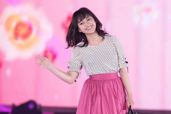 平祐奈、デコ出しポニーテール姿を披露「アリアナ・グランデに似てる！」の声も 1枚目