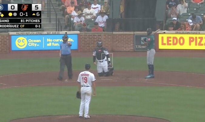 【写真・画像】なんだ、ただの聖人か… 大谷翔平、マウンドから絶叫で“まさかの光景”「スゴいな…」相手ベンチのリアクションも話題に「仲良いなw」「人間性もMVP」　1枚目