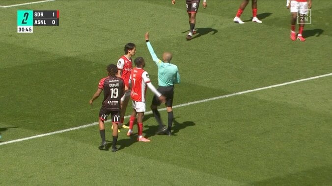 【写真・画像】「PKやろ？」中村敬斗、疑惑のノーファウル判定に批判の声 昇格争う中カウンター浴び痛恨ドロー「思いっきり倒されてる」選手ら猛抗議　1枚目