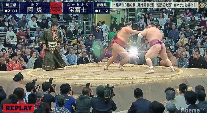 「これが諸手がハマった時の強さ」　阿炎、初日黒星からの3連勝　宝富士を押し出しで破る