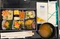 假屋崎省吾、ANAプレミアム席の機内食を公開「美味しくいただきました」