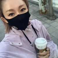 「おもちゃやらなんやら」倖田來未、自宅リビングで映像確認する姿を公開