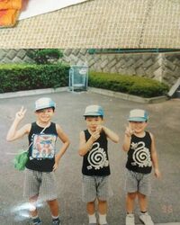 「可愛すぎて愛しい」鈴木伸之、幼少期の“三兄弟ショット”を公開しファン歓喜