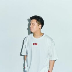 「普通にかっこいいのやめて」声優・木村昴、自身が手がけたTシャツ姿の爽やかショットに絶賛の声