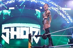 米個性派美女レスラー、飾らぬ素顔でTDLを堪能 無邪気すぎる激レア映像にファン歓喜