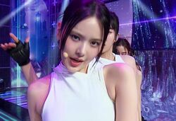 「あの表情見て！」審査員が指を差して絶賛！実力と圧倒的美しさを兼ね揃えた元HYBE練習生、メインパートから外れるもカリスマ的存在感に歓声