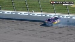 41歳“悪童”ドライバーが“壁を擦りながら”失速　好走も一転、ウォールに吸い込まれ無念…嘆きの声