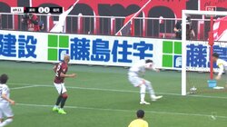 「完全にハンド」「手畳んだやろ」浦和・前田のシュートが腕に当たってハンド→PKの判定にファンは意見分かれる「これはかわいそう」「厳しいけど仕方ない」