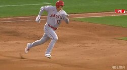 大谷翔平、激痛こらえ激走！ 元メジャーリーガーが「これ二塁まで行くかあ！」と驚愕　ファンも「マジでカッコいい」「ちょっと泣いた」
