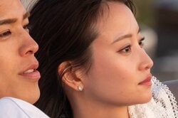 元AKB、押し倒され濃厚キス…”20秒キス”で話題のRISE王者と「ずっとこうしてたい」