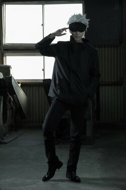 「国宝級イケメン」「領域展開できそう」コスプレイヤー・びぃと。の「呪術廻戦」五条悟コスに絶賛の声