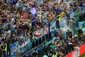 【W杯】アルゼンチンサポ、観戦態度に波紋　熱狂して“椅子破壊” 「マナーの欠如も甚だしい」