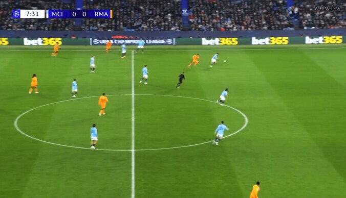 “神スピード”だ！ エンバペの“爆速スプリント”に騒然！「恐怖や」「追いつくか…」“ハンデ無関係”だった驚愕の瞬間 3枚目