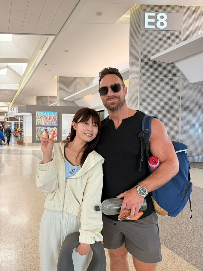 「女性だけで…？」女子アナウンサーが米入国で“あわや”パスポート没収の窮地 “祭典の街”でまさかの事態 直後にスーパースターに遭遇の思わぬご褒美も 2枚目
