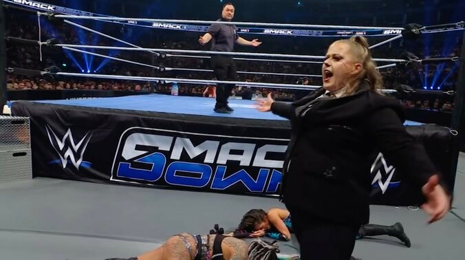 ドヤ顔で雄叫びをあげるパイパー