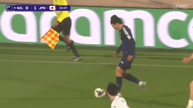 「反応が遅い」鈴木彩艶に現地メディアが辛辣評価…「軌道に騙された」痛恨失点で最下位チームに敗戦 4枚目