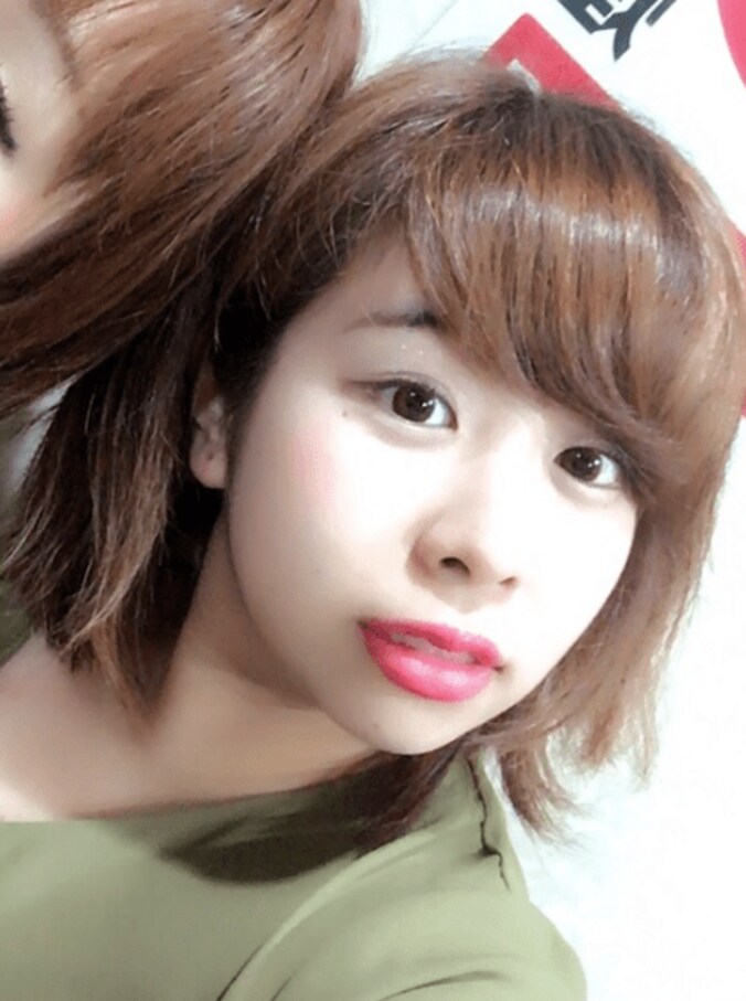 カトパンそっくり芸人、バスタオル1枚のセクシーショットを披露「可愛い！似てる」と反響 4枚目