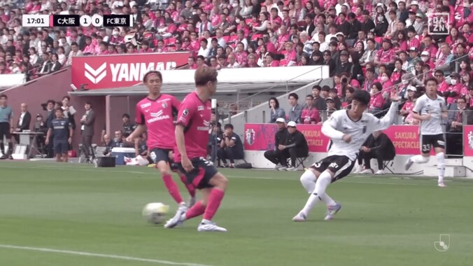 驚愕！15歳Ｊリーガーの“実質アシスト”が「えっぐい」「恐ろしすぎる」J1最年少スタメン北原槙がPK誘発パスを通した瞬間「FC東京で1番上手い」 3枚目