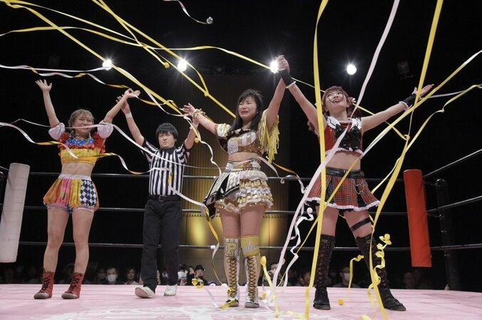 全観客が泣いた…東京女子プロレス・らく「見ると幸せになる」新技でデビュー25カ月の初勝利 2枚目