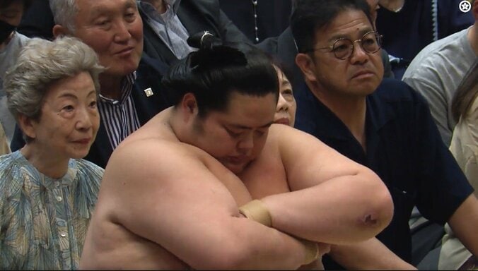 「こんな表情見たことない」4連敗の琴櫻、土俵下の様子に心配の声殺到 元若乃花が提言「少し体を絞った方がいい。自分を追い込むような苦しい稽古を」 4枚目