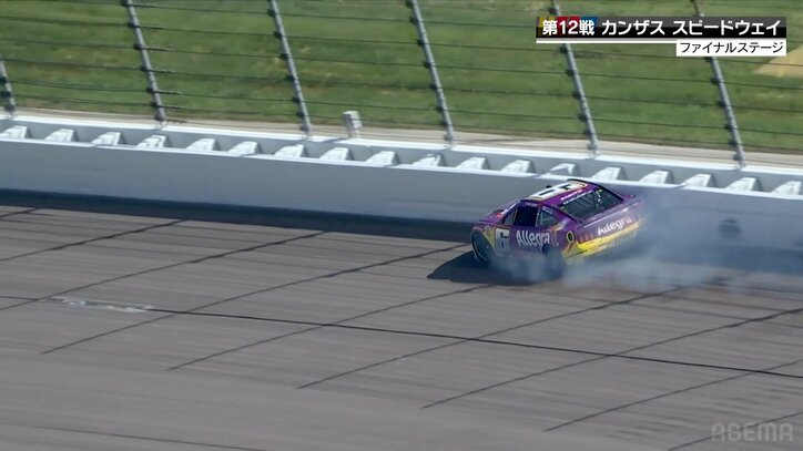 【写真・画像】ウォールに張り付いた大ベテラン！ 全米人気レースで人気ドライバーの残念すぎる結末「もったいなさすぎる」　1枚目