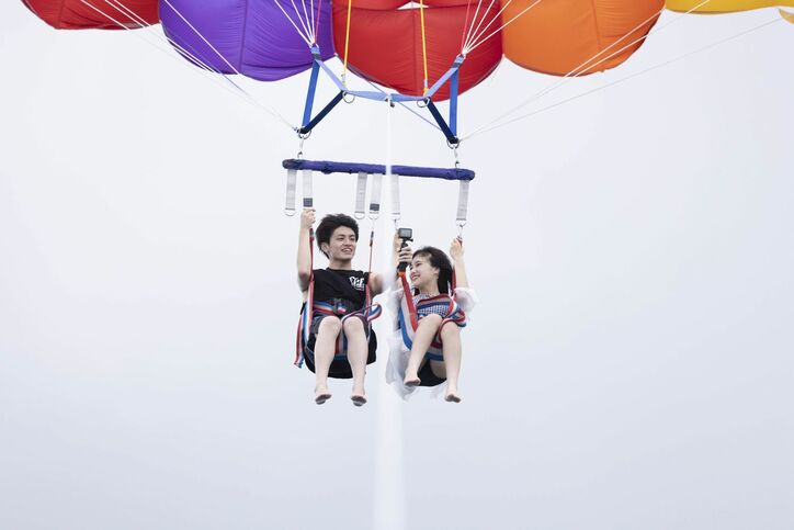 男子たちから猛アピールされる清楚系高1美女・まじゅ、本命は?『恋ステ 2021秋 沖縄』第2話