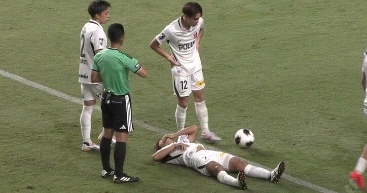 【映像】強烈ハイキックが顔面直撃