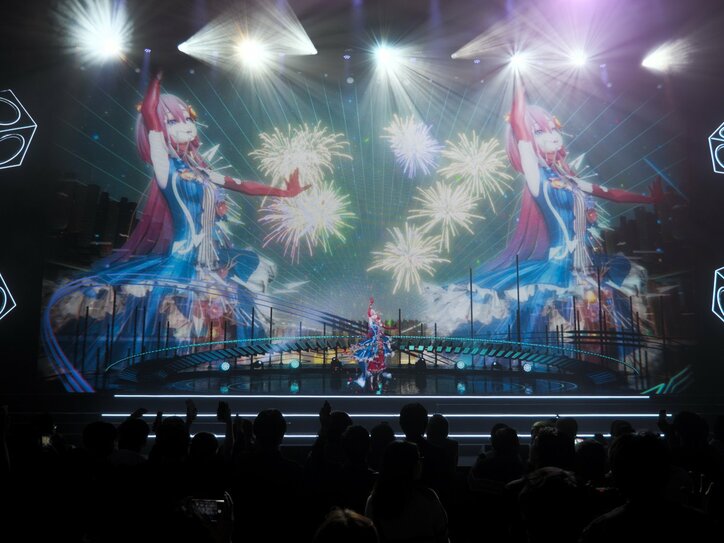 【写真・画像】新しいステージの形・アニマーシブライブとは!?「竜とそばかすの姫 - PROJECT LAYRA -」レポート 3枚目