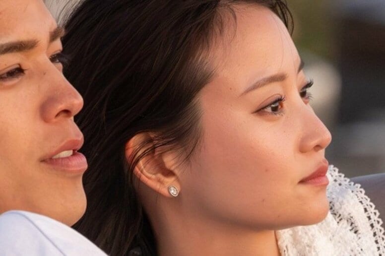 元AKB、押し倒され濃厚キス…”20秒キス”で話題のRISE王者と「ずっとこうしてたい」