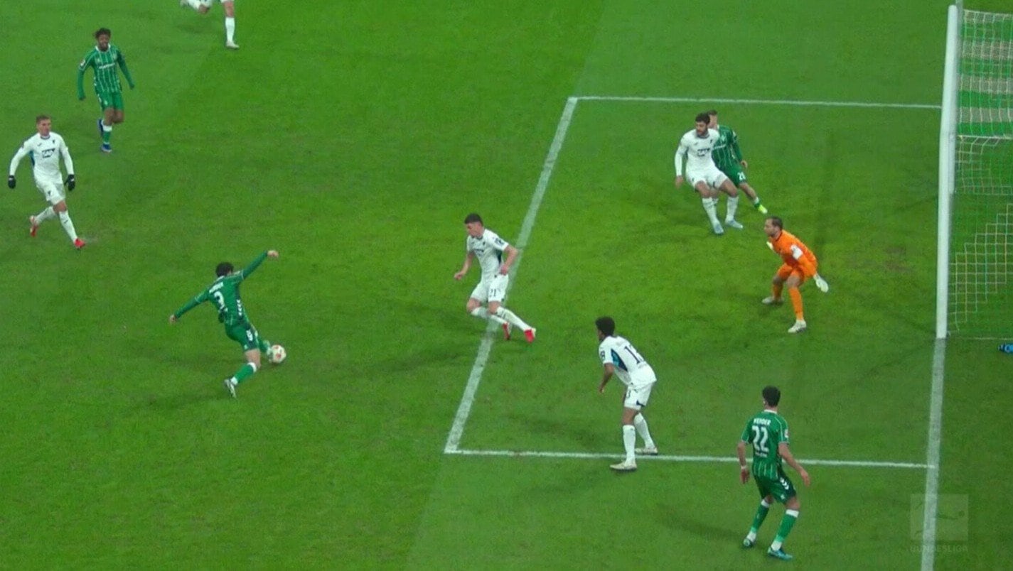 ブレーメンのDF菅原由勢