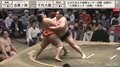 「まさにブルドーザーそのもの」「強烈」千代大龍、力強く押し出す相撲で勝ち越し決定 感極まったか涙も