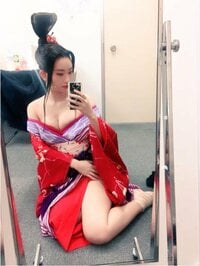倉持由香、着物姿のデコルテ・太もも褒められ喜び　セクシーショットも公開