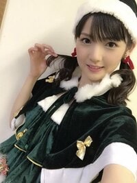 道重さゆみ、メガネ＆スーツの“秘書スタイル”披露でファン悶絶「本当に可愛い」「美人すぎる」