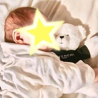 加藤紗里、ジバンシィの熊がお気に入りの愛娘「授乳は完全にやめました」と報告