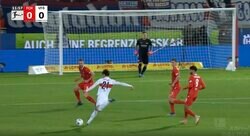 「市場価値50倍の爆上がり男」の真骨頂！ 伊藤洋輝が“悪魔の左足”から強烈ミドルシュートを炸裂させた瞬間　日本代表戦でのゴールを彷彿とさせる強烈な一撃