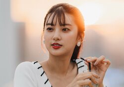 気になった理由は「顔」SNSで話題の美人すぎるイラストレーター、イケメン俳優との初デートで本音をポロリ