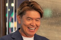 「レベルが違う」元セクシー女優の上目遣い＆胸キュン台詞をヒロミが絶賛！ 合コン男性陣もノックアウト