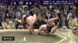 まるで“ワイヤーアクション”のような衝撃決着　鶴竜と玉鷲の“モンゴル対決”にファン「時空を歪めた」と驚愕