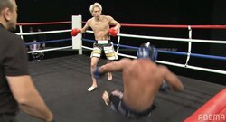 体重差“50キロ”の無差別マッチで衝撃KO！ 「ジャブで倒した」ネット騒然