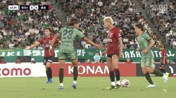 「めっちゃキレてる」鈴木優磨、二度の足踏みに激昂して“握手拒否”→低姿勢かつ強引に手を握られて困惑の瞬間「バチギレやん」