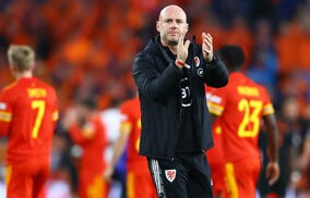 ギグス前監督の不祥事で暫定指揮も64年ぶりのW杯出場権を獲得…ウェールズ代表のページ監督が新たに4年契約